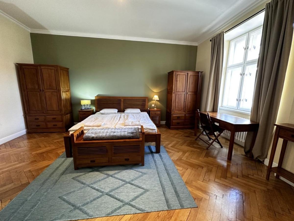 Gorkeho Apartment In City Centre براتسيلافا المظهر الخارجي الصورة
